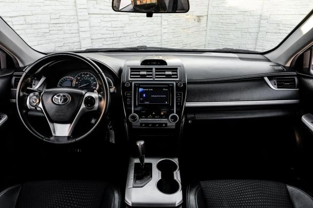 2014 Toyota Camry 7th Gen - Image 16 of 21