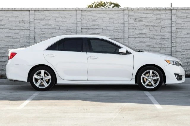 2014 Toyota Camry 7th Gen - Image 8 of 21