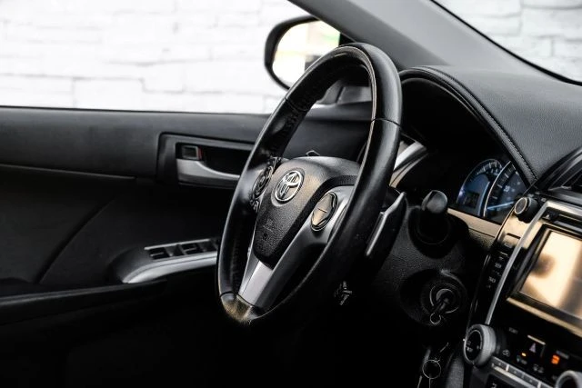 2014 Toyota Camry 7th Gen - Image 17 of 21