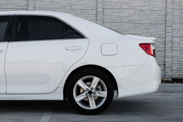 2014 Toyota Camry 7th Gen - Image 14 of 21