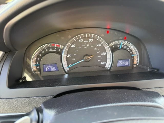 2014 Toyota Camry 7th Gen - Image 10 of 16
