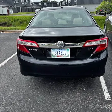 2014 Toyota Camry XLE Sedan 4D