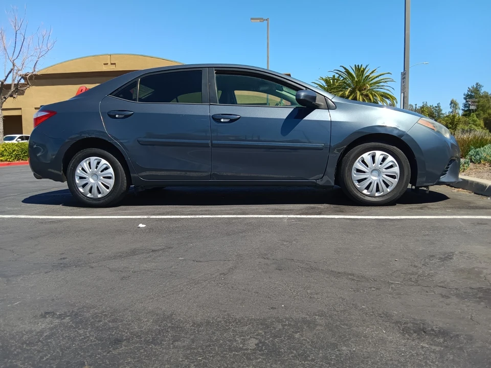 2014 Toyota Corolla 11th Gen - Image 3 of 10