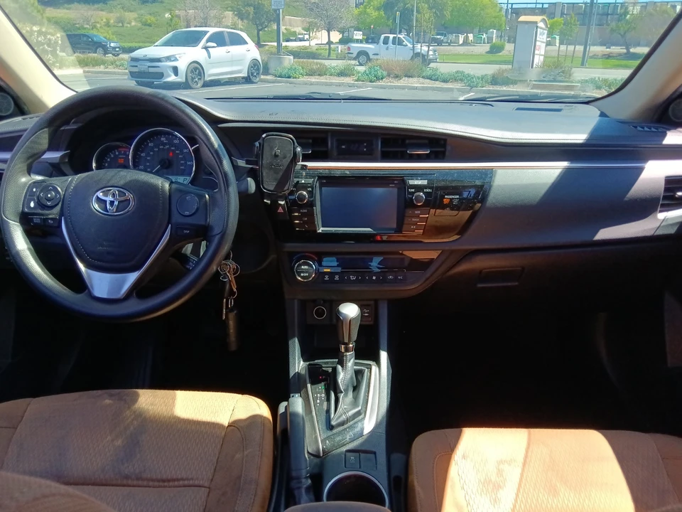 2014 Toyota Corolla 11th Gen - Image 5 of 10