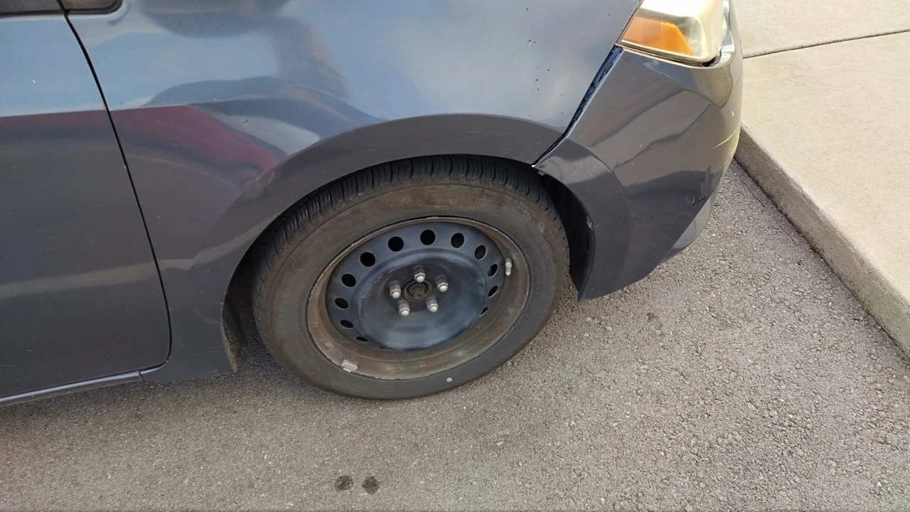 2014 Toyota Corolla 11th Gen - Image 6 of 8