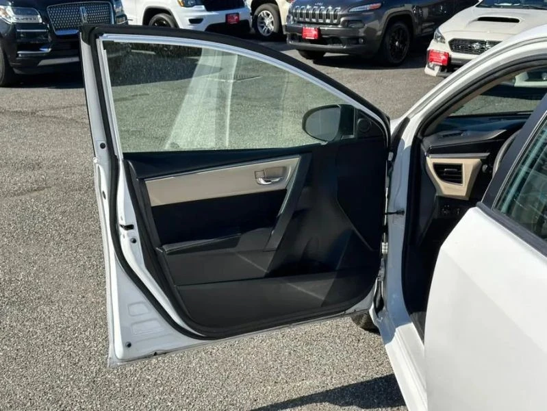 2014 Toyota Corolla 11th Gen - Image 9 of 12