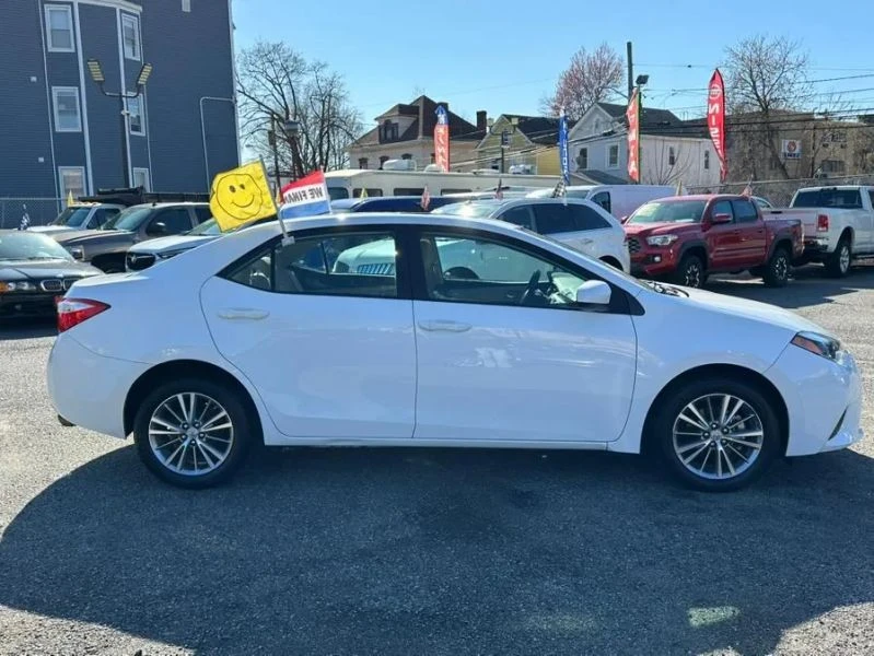 2014 Toyota Corolla 11th Gen - Image 8 of 12