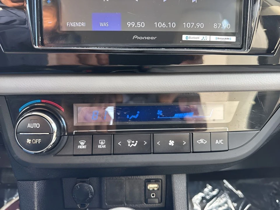 2014 Toyota Corolla 11th Gen - Image 17 of 21