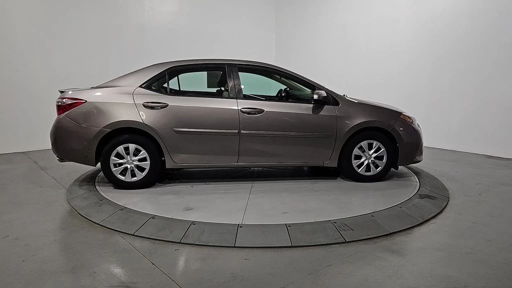 2014 Toyota Corolla 11th Gen - Image 6 of 12