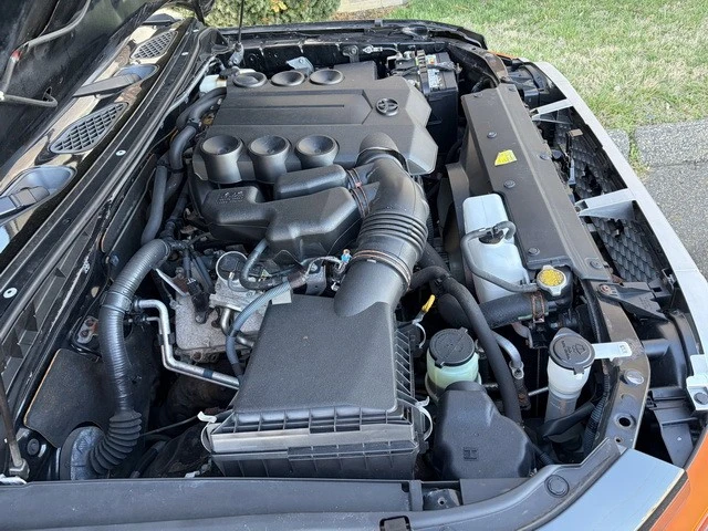 2014 Toyota FJ Cruiser - Image 15 of 31