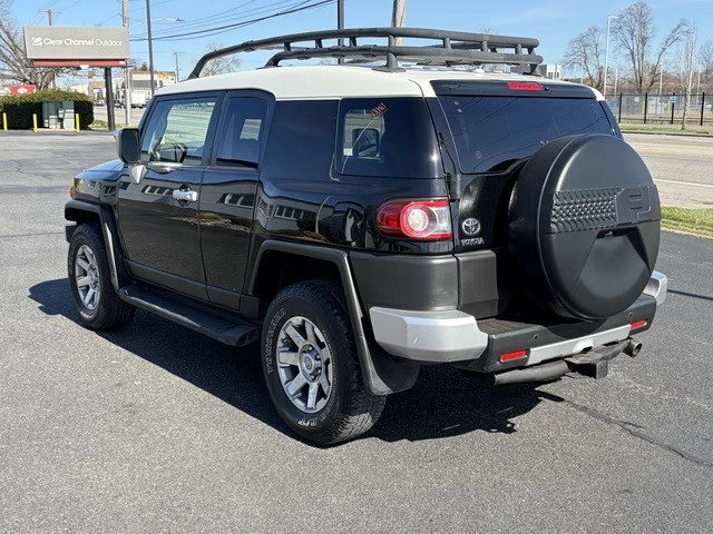 2014 Toyota FJ Cruiser - Image 5 of 31