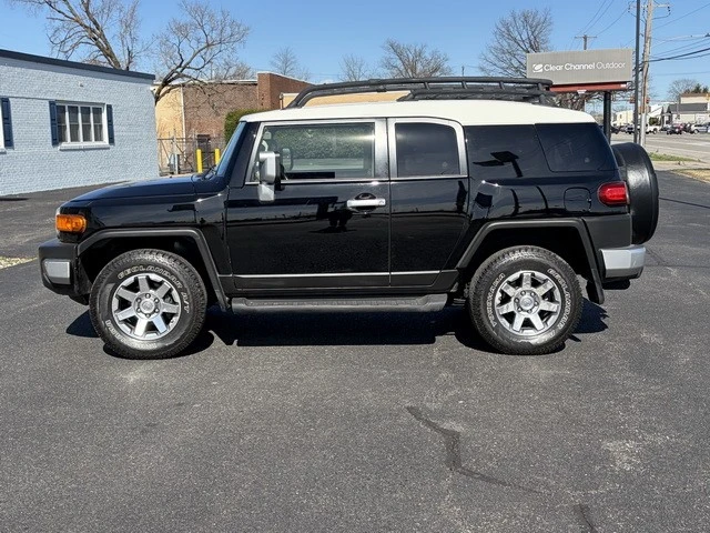 2014 Toyota FJ Cruiser - Image 4 of 31