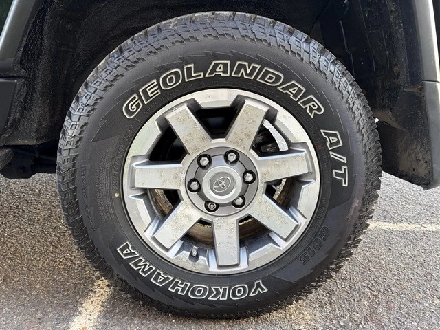 2014 Toyota FJ Cruiser - Image 21 of 31