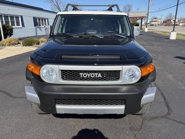 2014 Toyota FJ Cruiser - Image 10 of 31