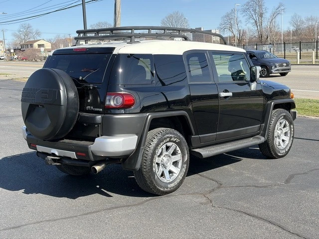 2014 Toyota FJ Cruiser - Image 7 of 31