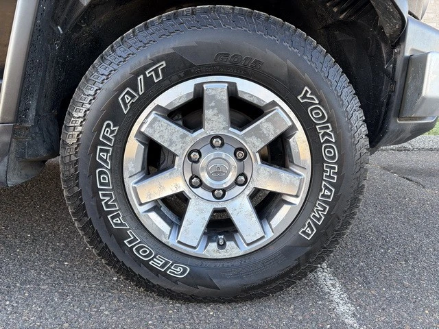 2014 Toyota FJ Cruiser - Image 25 of 31
