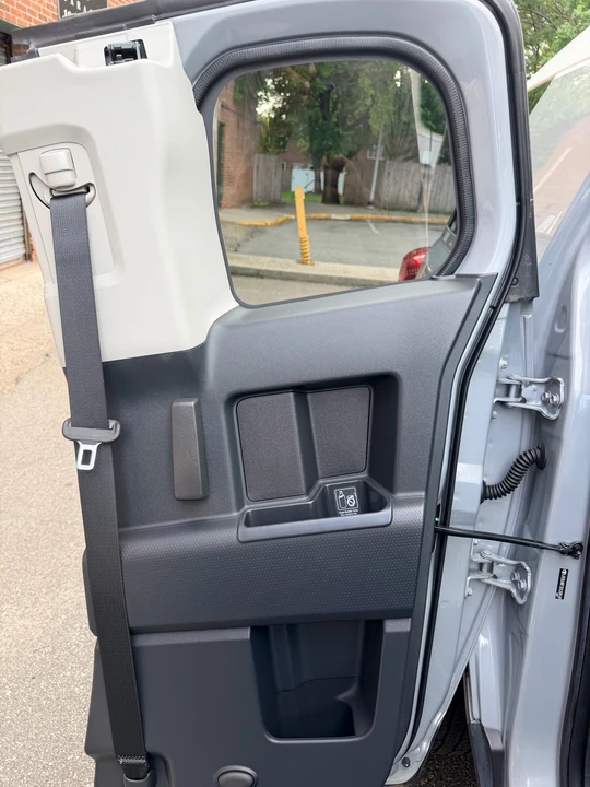 2014 Toyota FJ Cruiser - Image 23 of 31