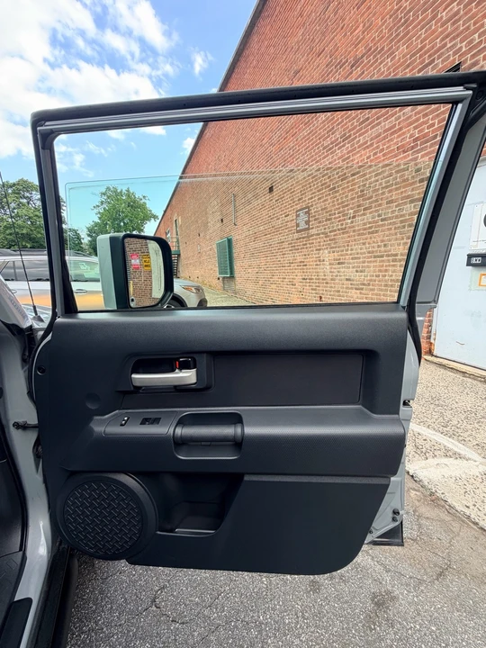 2014 Toyota FJ Cruiser - Image 22 of 31