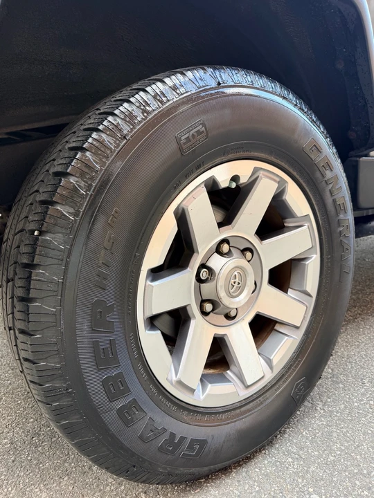 2014 Toyota FJ Cruiser - Image 10 of 31