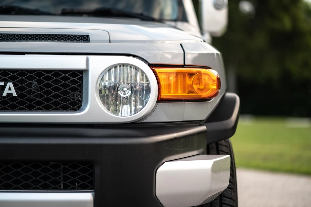 2014 Toyota FJ Cruiser - Image 25 of 31