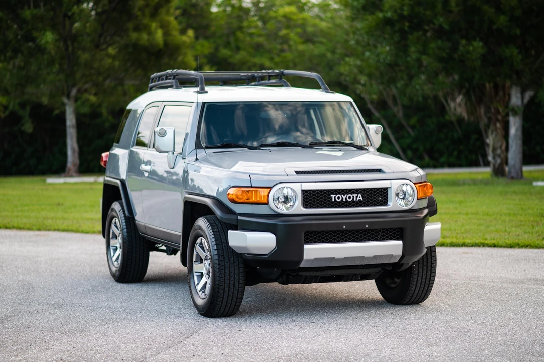 2014 Toyota FJ Cruiser - Image 20 of 31