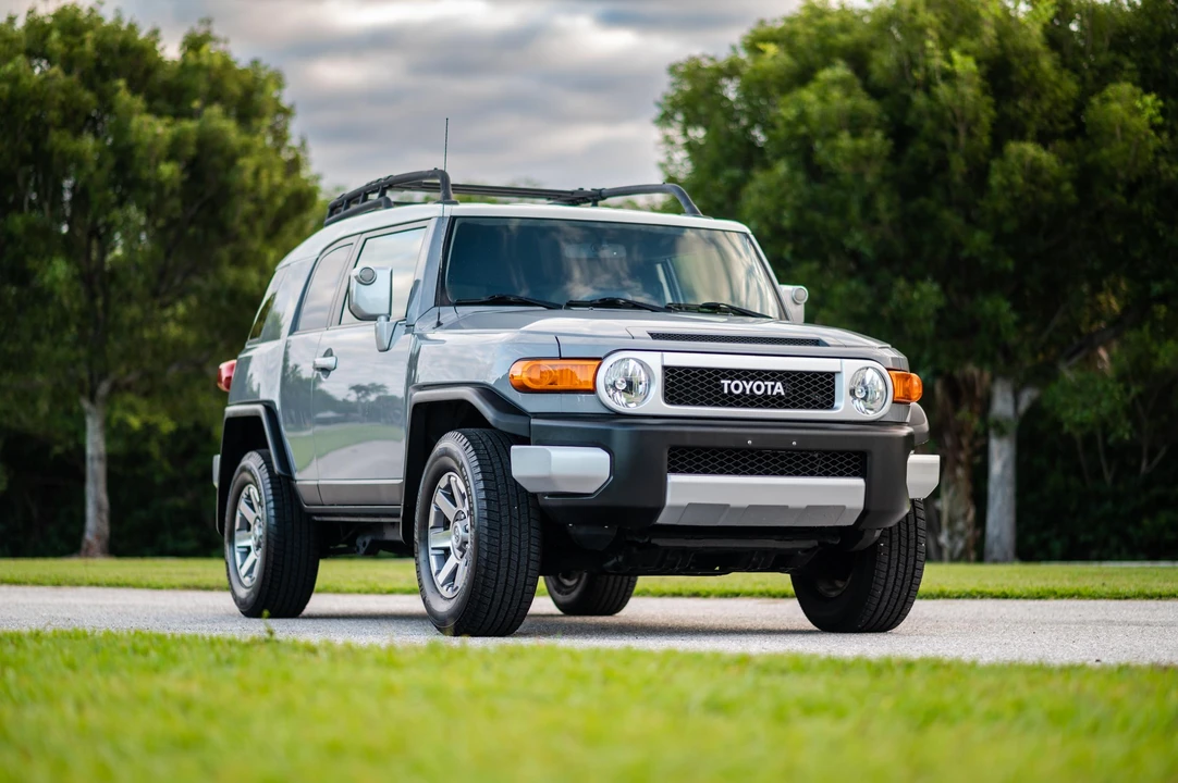 2014 Toyota FJ Cruiser - Image 21 of 31