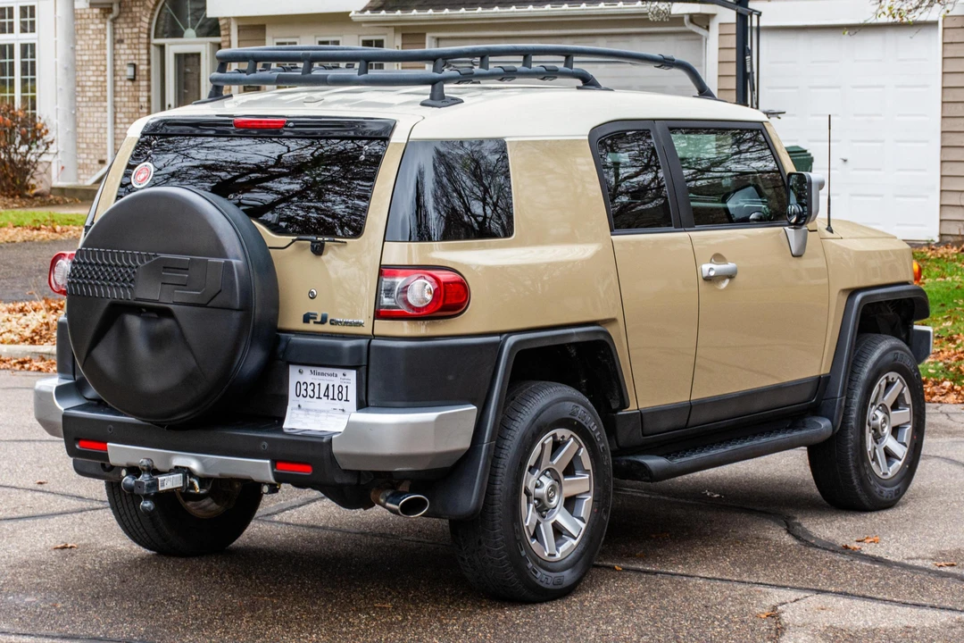 2014 Toyota FJ Cruiser - Image 4 of 31
