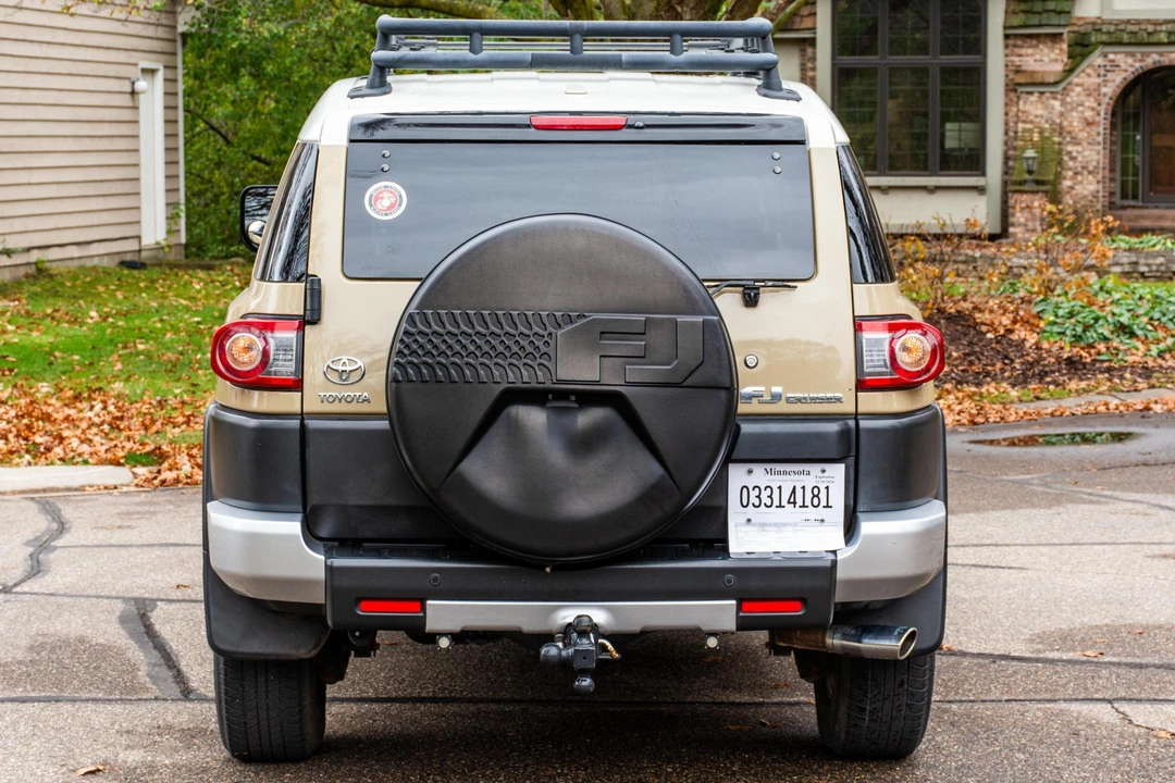 2014 Toyota FJ Cruiser - Image 5 of 31