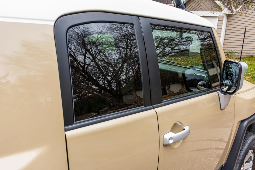 2014 Toyota FJ Cruiser - Image 21 of 31