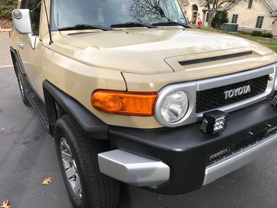 2014 Toyota FJ Cruiser - Image 9 of 31