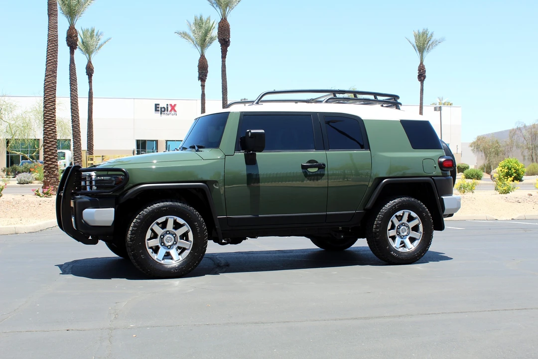 2014 Toyota FJ Cruiser - Image 19 of 31
