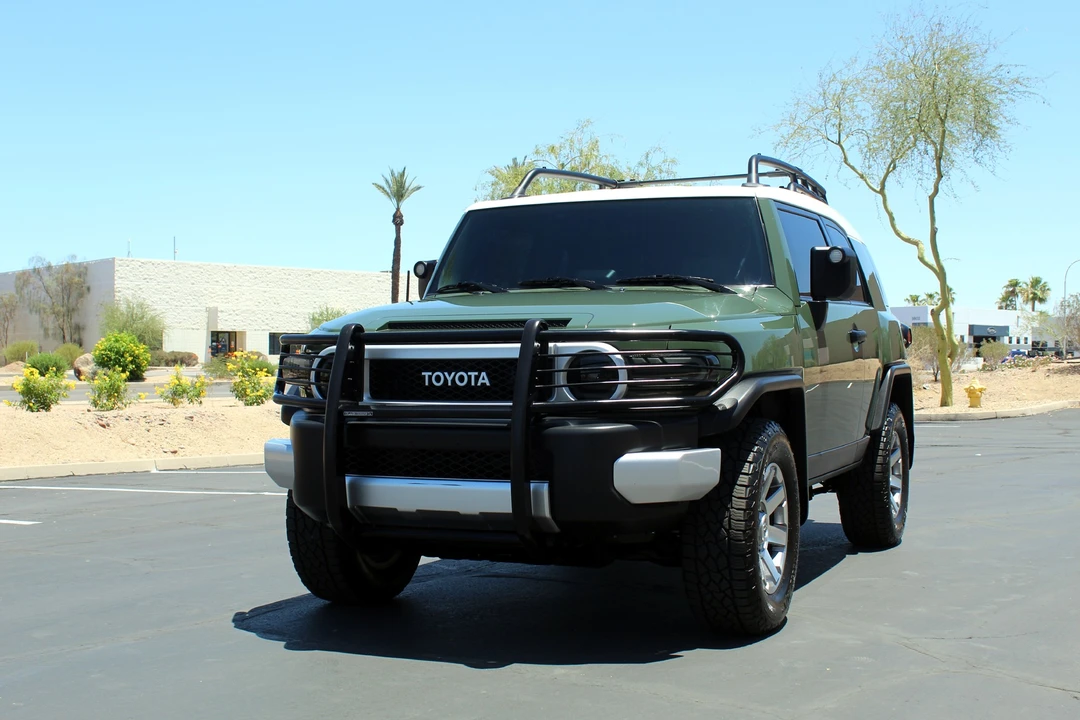 2014 Toyota FJ Cruiser - Image 25 of 31