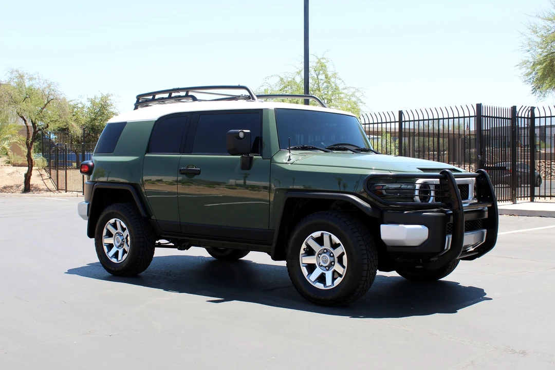 2014 Toyota FJ Cruiser - Image 5 of 31