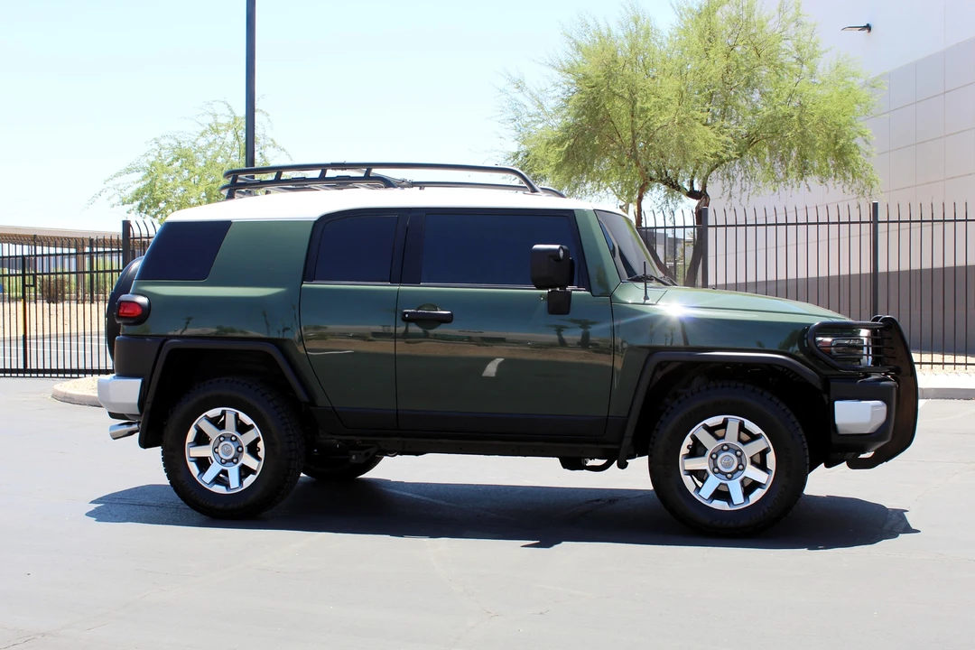 2014 Toyota FJ Cruiser - Image 7 of 31