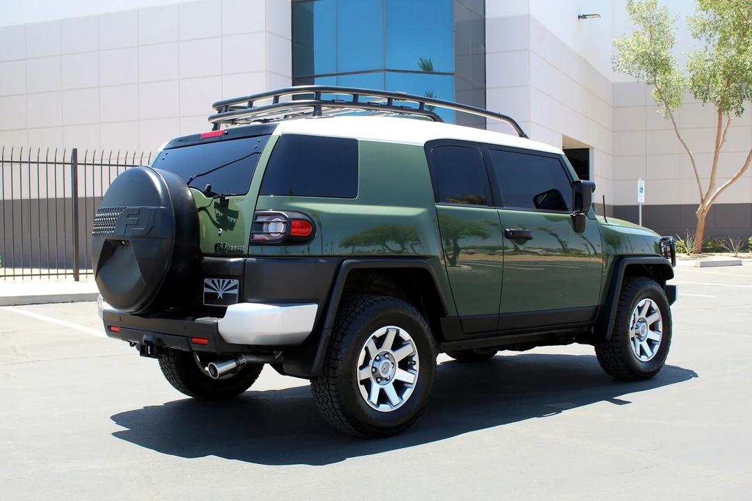 2014 Toyota FJ Cruiser - Image 10 of 31