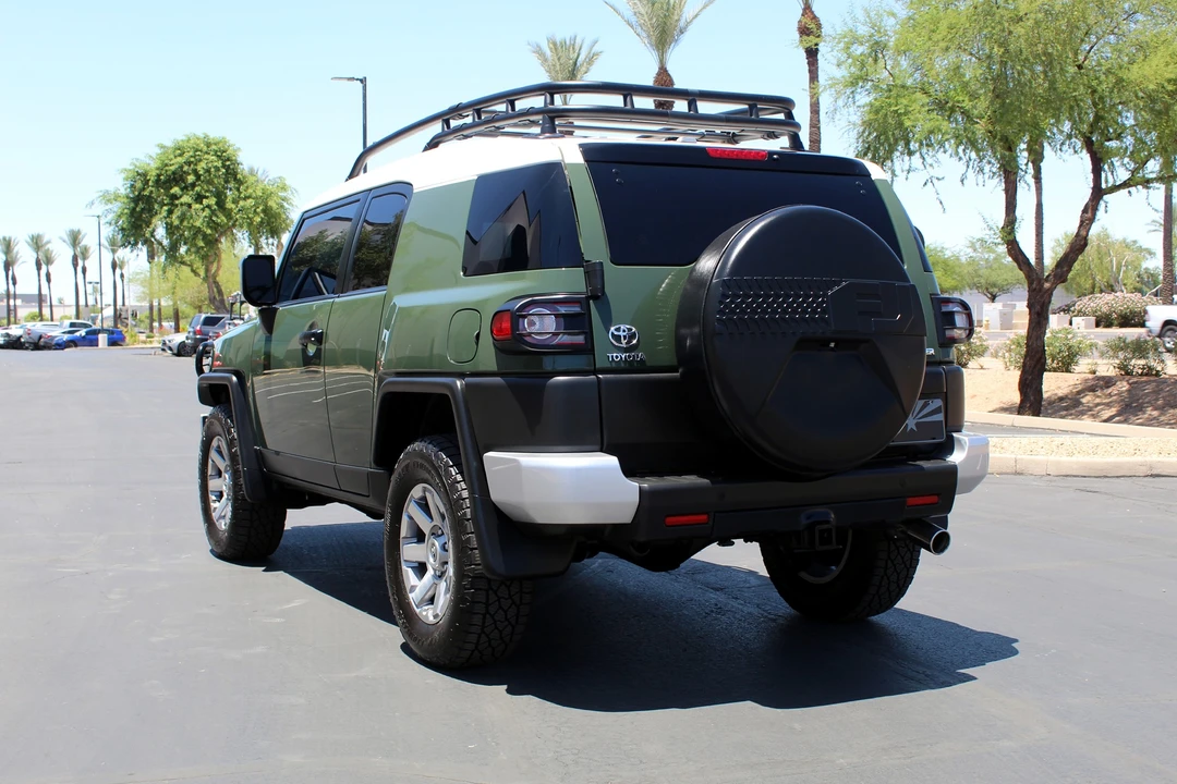 2014 Toyota FJ Cruiser - Image 14 of 31