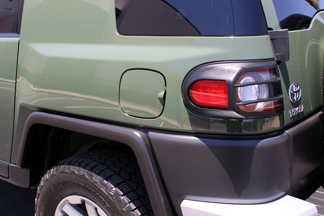 2014 Toyota FJ Cruiser - Image 30 of 31