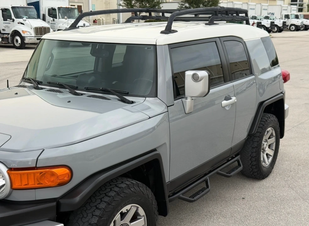 2014 Toyota FJ Cruiser - Image 27 of 31