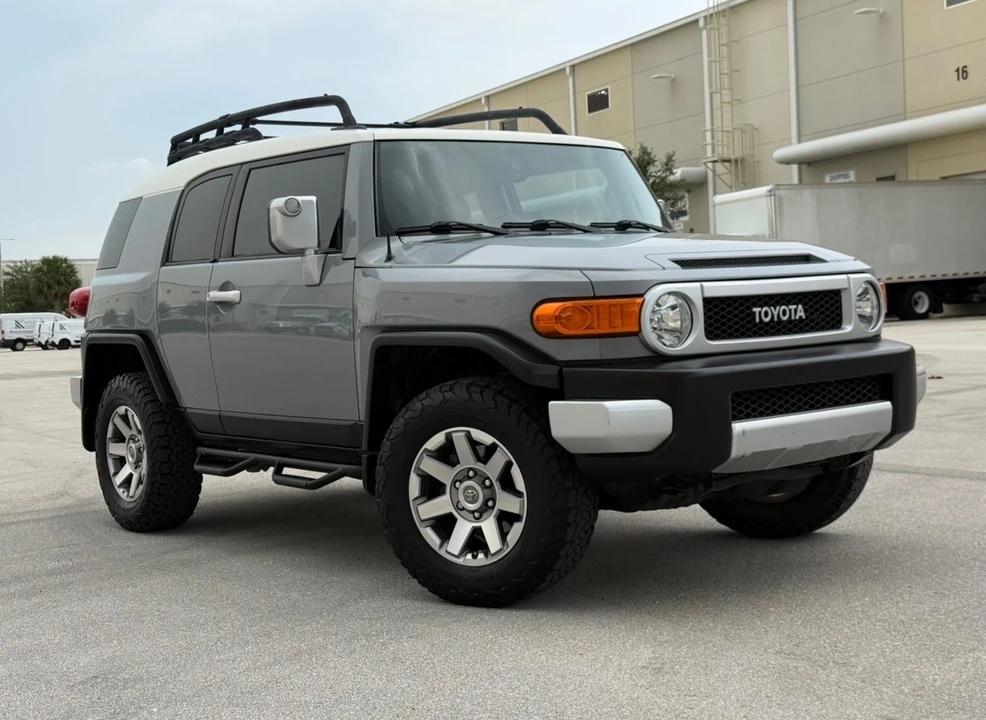 2014 Toyota FJ Cruiser - Image 4 of 31