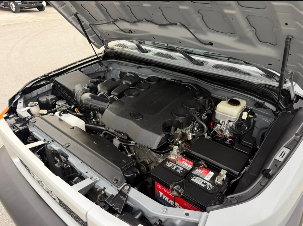 2014 Toyota FJ Cruiser - Image 22 of 31
