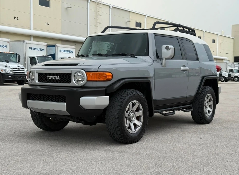 2014 Toyota FJ Cruiser - Image 6 of 31