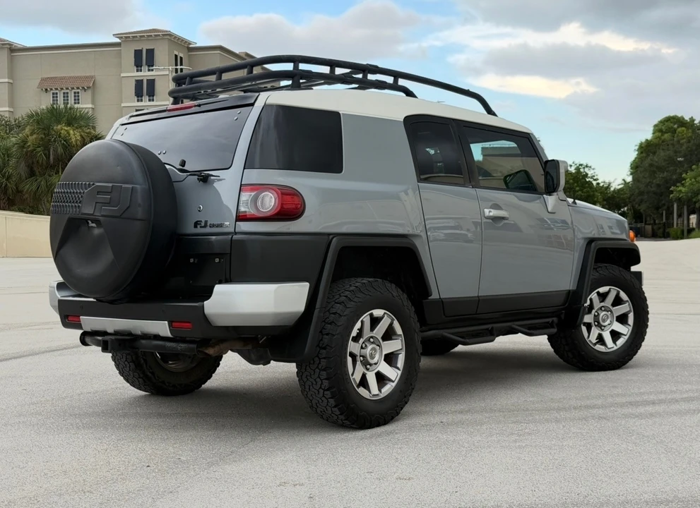 2014 Toyota FJ Cruiser - Image 3 of 31