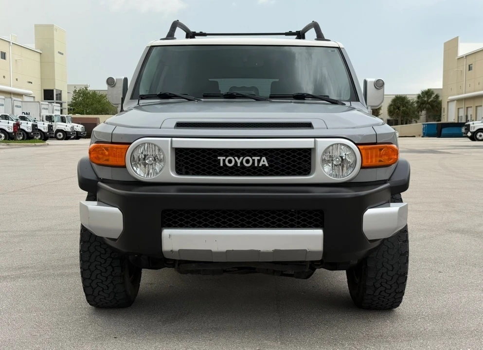 2014 Toyota FJ Cruiser - Image 13 of 31