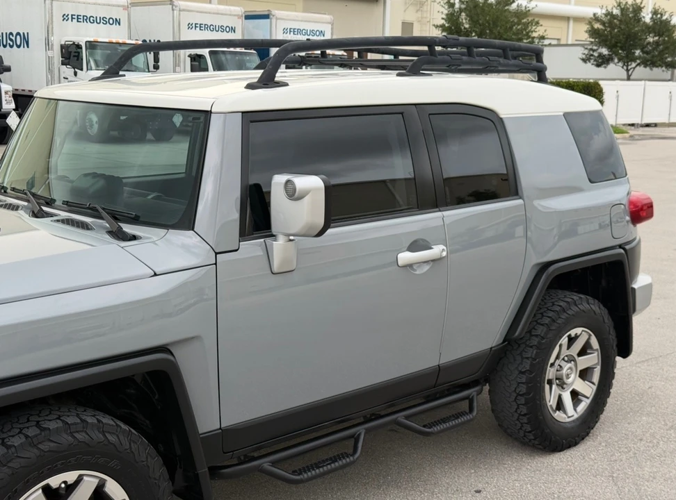 2014 Toyota FJ Cruiser - Image 29 of 31
