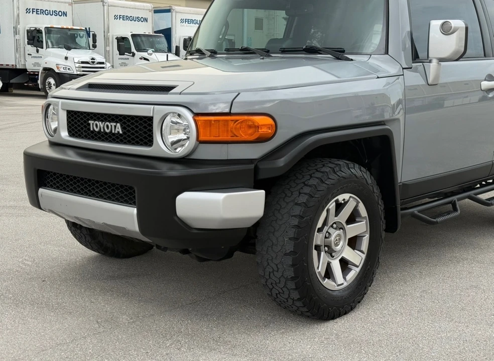 2014 Toyota FJ Cruiser - Image 23 of 31