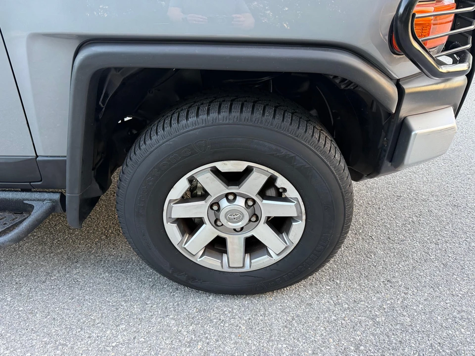 2014 Toyota FJ Cruiser - Image 30 of 31
