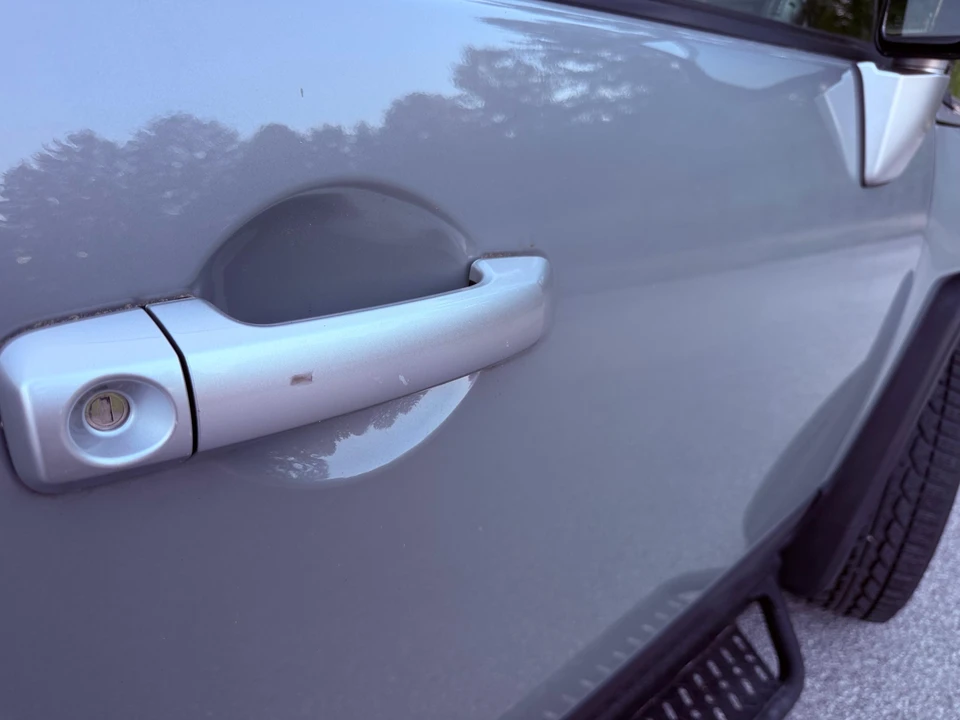 2014 Toyota FJ Cruiser - Image 25 of 31