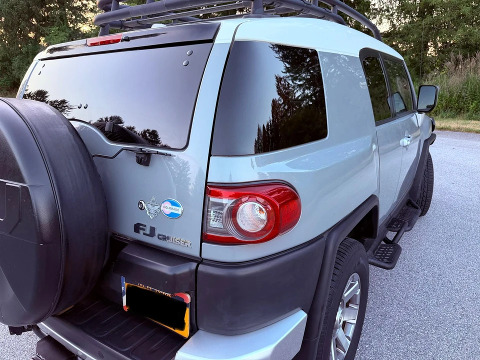 2014 Toyota FJ Cruiser - Image 15 of 31