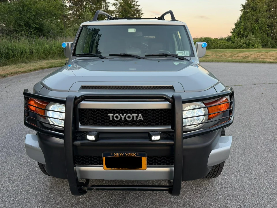 2014 Toyota FJ Cruiser - Image 6 of 31