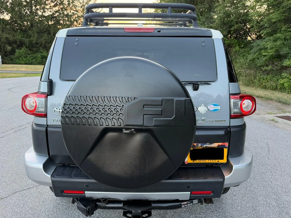 2014 Toyota FJ Cruiser - Image 8 of 31
